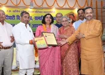 क्षत्रिय लोक सेवक परिवार ने 31 विभूतियों को किया सम्मानित