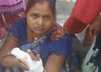 18 महीने की लक्ष्मी के सीने में फंसी गोली, हालत नाजुक ट्रामा में चल रहा इलाज, मां का रो-रो कर बूरा हाल