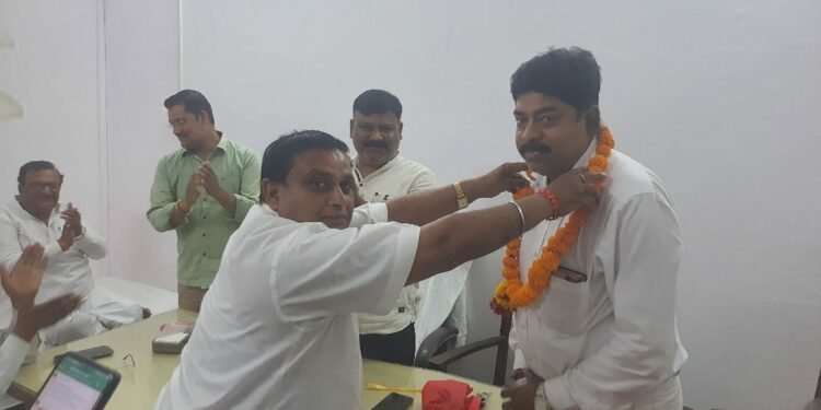 अध्यक्ष व कार्यकारी अध्यक्ष चुने जाने पर पदाधिकारियों का लखनऊ में हुआ स्वागत