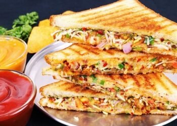 वीकेंड की हल्की भूख के लिये काफी है Veg Cheese Sandwich on tawa