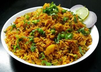 बनाइये बिल्कुल Special मुम्बई का फेमस स्ट्रीट फूड – वेज तवा पुलाव