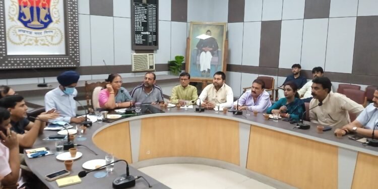 महापौर सुषमा खर्कवाल प्राइमरी एवं सेकेण्ड्री कूड़ा निस्तारण कार्यो का किया समीक्षा