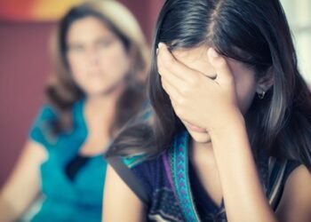 बच्चों को निगेटिव थिंकिंग से कैसे मिलेगी निजात, मदद करेंगी ये 5 टिप्स