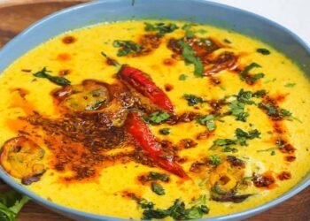 मिनटों में बनायें पकौड़ी कढ़ी, बिना लगातार चलाये बिल्कुल वही ट्रेडीशनल स्वाद