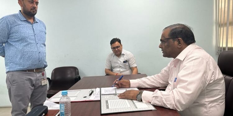 अपर परिवहन आयुक्त ने इंस्पेक्शन एवं सर्टिफिकेशन सेन्टर का किया औचक निरीक्षण