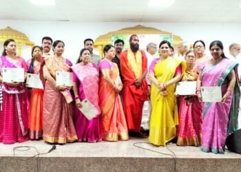 संस्कार गीतों की प्रस्तुति व प्रमाण पत्र वितरण संग संस्कार शाला संपन्न