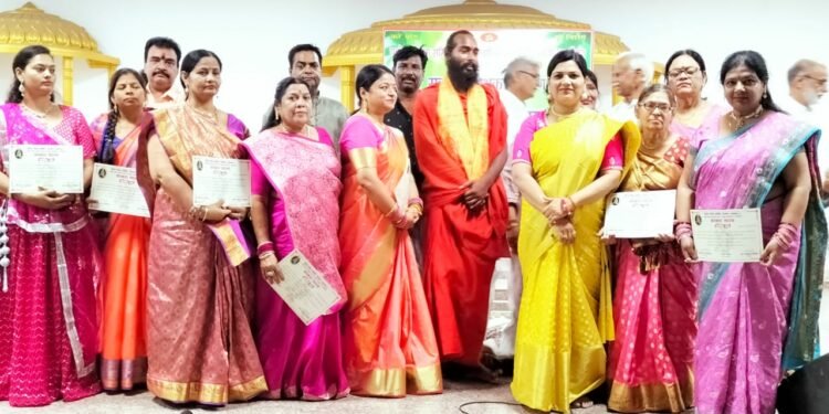 संस्कार गीतों की प्रस्तुति व प्रमाण पत्र वितरण संग संस्कार शाला संपन्न