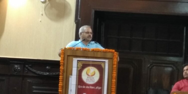 लुटेरों को पहचानें, पूर्वजों के संघर्षों पर गर्व करें : सुनील आम्बेकर