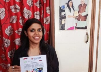 लखनऊ की पेपर ज्वेलरी डिजाइनर वर्षा श्रीवास्तव को नगर निगम लखनऊ का ब्रांड एम्बेसडर बनाया गया