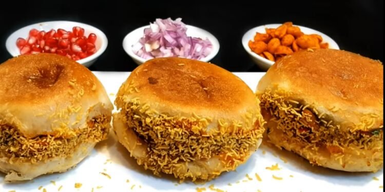 बनाइए दाबेली रेसीपी-दाबेली मसाला व चटनी के साथ