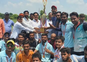 लखनऊ बंथरा के नरायनपुर ग्रामीण क्रिकेट लीग में सिकरौली ने मारी बाजी, 30 रन से विजयी