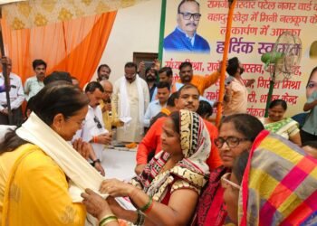 लखनऊ में लगभग 15 वर्षों से पेय जल की समस्या से जूझ रहे लगभग 25 हजार लोगों को मिली नलकूप की सौगात