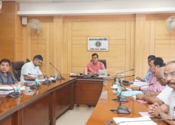 सावन के धार्मिक आयोजन एवं कांवड़ यात्रा को देखते हुये विद्युत कार्मिक बरते पूरी सजगता: एके शर्मा