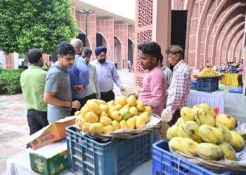 लखनऊ में तीन दिवसीय आम महोत्सव का हुआ समापन