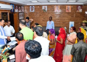 लखनऊ में जनता दर्शन में प्राप्त प्रकरणों का निस्तारण निर्धारित समयावधि में किया जाय: उप मुख्यमंत्री केशव प्रसाद मौर्य