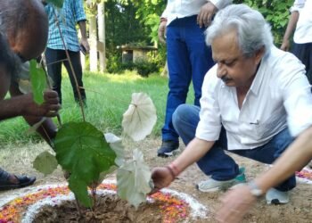 लखनऊ नवाब वाजिद अली शाह प्राणि उद्यान में वृक्षारोपण अभियान की शुरुआत