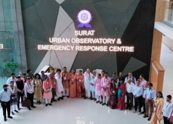 सूरत गुजरात में हुए वृहद आयोजन का हिस्सा बनी लखनऊ महापौर,  अब यूपी में नई तकनीकी के माध्यम से सुलभ होंगे नगर निगम के दैनिक कार्य