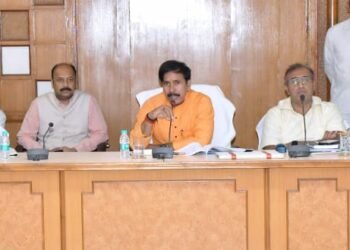 श्रमिकों को पंजीकरण कराने के लिए जागरूक किया जाए: मंत्री अनिल राजभर