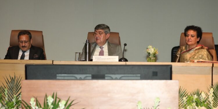 उत्तर प्रदेश में जिला विधिक सेवा प्राधिकरणों द्वारा महिलाओं के हित एवं संरक्षण कानून से सम्बन्धित  साक्षरता शिविरों का समापन कार्यक्रम सम्पन्न