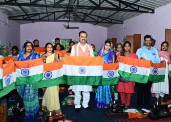 उप मुख्यमंत्री केशव प्रसाद मौर्य ने लखनऊ गोसाईगंज की ग्राम पंचायत कासिमपुर बिरुवा में मेरी माटी- मेरा देश कार्यक्रम में किया प्रतिभाग