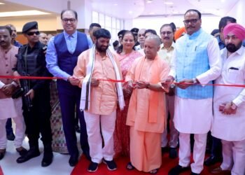 लखनऊ में आजादी का अमृत महोत्सव का आयोजन, सीएम योगी ने विभाजन के बलिदानियों को दी श्रद्धांजलि