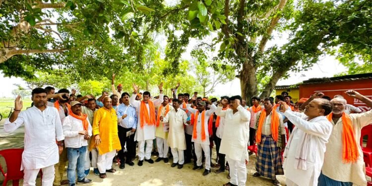 lucknow: एके शर्मा ने सभी बूथ अध्यक्षों, पन्ना प्रमुखों, प्रभारियों, पदाधिकारियों को भाजपा प्रत्याशी को जिताने का दिया मंत्र