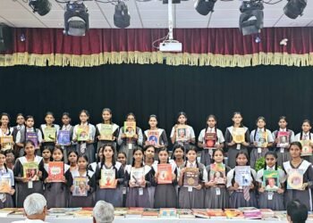 लखनऊ गायत्री ज्ञान मंदिर का ज्ञान यज्ञ अभियान के अन्तर्गत में 393वाँ युगऋषि ऋषि वाङ्मय की स्थापना