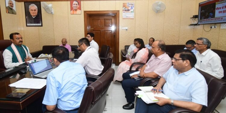 मेरी माटी – मेरा देश एवं हर घर तिरंगा कार्यक्रम के आयोजन को लेकर ग्राम्य विकास विभाग करे व्यापक तैयारियां: केशव प्रसाद मौर्य