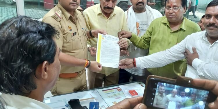 lucknow: पीएनसी कंपनी की लापरवाह कार्य शैली से कानपुर रोड पर रोज लगता है जाम 