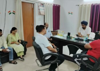 lucknow: नगर में सफाई, स्वच्छता व्यवस्था व विकास कार्यों को गति प्रदान करने एवं जन समस्याओं के त्वरित निस्तारण को नगर आयुक्त ने किया निरीक्षण