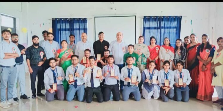 लखनऊ में गीता फार्मेसी कालेज में ओरिएंटेशन कार्यक्रम का आयोजन