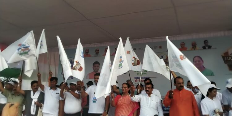 lucknow: लखनऊ महापौर ने प्रधानमंत्री के जन्मदिवस के उपलक्ष्य में स्वच्छता दिवस के रूप में शुरू किया महाअभियान