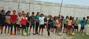 उत्तर प्रदेश के भदोही जनपद गोपीगंज गुलाबधर मिश्र इंटरमीडिएट कॉलेज में एडवोकेट रीना सिंह ने खिलाड़ियों संग मनाया प्रधानमंत्री मोदी का जन्मदिन