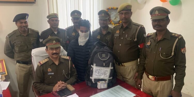 101 मोबाइल संग इंटरस्टेट चोर गिरफ्तार, 30 लाख बताई गई कीमत