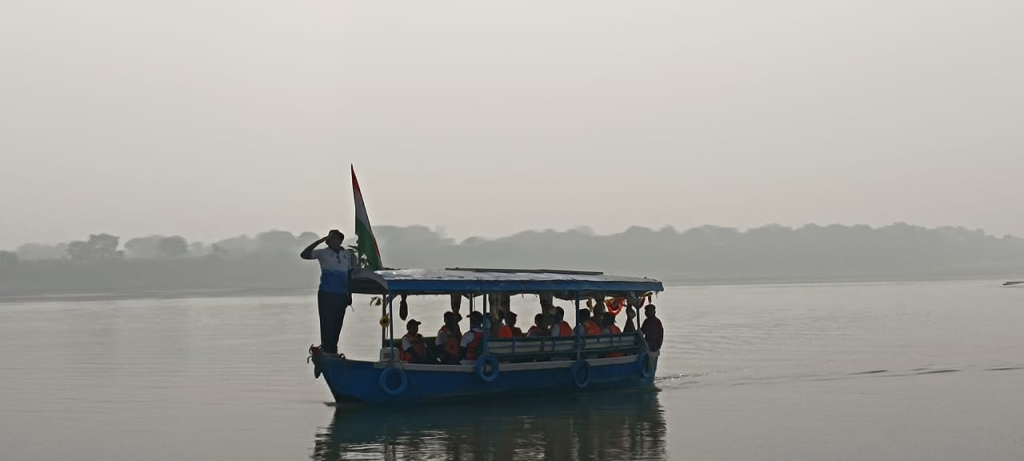 Varanasi: एनसीसी कैडेट्स का गंगा नौकायन अभियान, कैथी से कोलकाता तक दूसरे चरण की शुरुआत