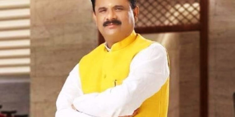 Varanasi: साइबर ठगी का शिकार बने मेयर अशोक तिवारी का नाम, सोशल मीडिया पर फर्जी अकाउंट से मांगे जा रहे पैसे