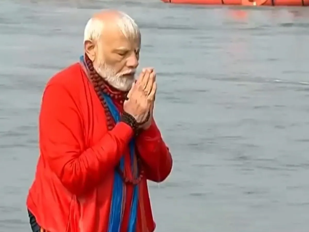 PM Modi in Mahakumbh