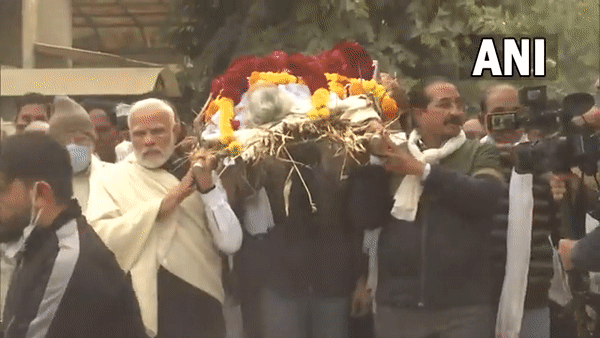 PM मोदी की मां का निधन, 100 साल की जीवन यात्रा का हुआ अंत