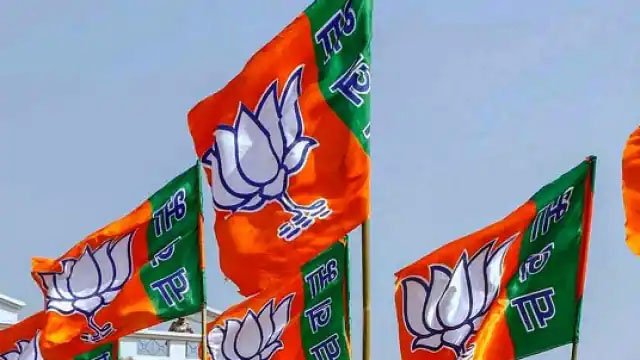 Varanasi BJP President: कौन बनेगा भाजपा का जिलाध्यक्ष, पर्यवेक्षक के रिपोर्ट से होगा तय, इन चार नामों की हैं अटकलें BJP Meeting
