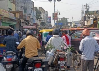 Varanasi: जाम की समस्या अब भी बरकरार, आवागमन की परेशानियों से जूझ रहे लोग