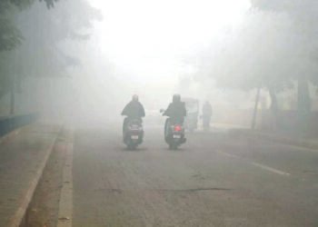 काशी में पड़ रही प्रचंड ठंड, कल और परसों छाएगा घना कोहरा