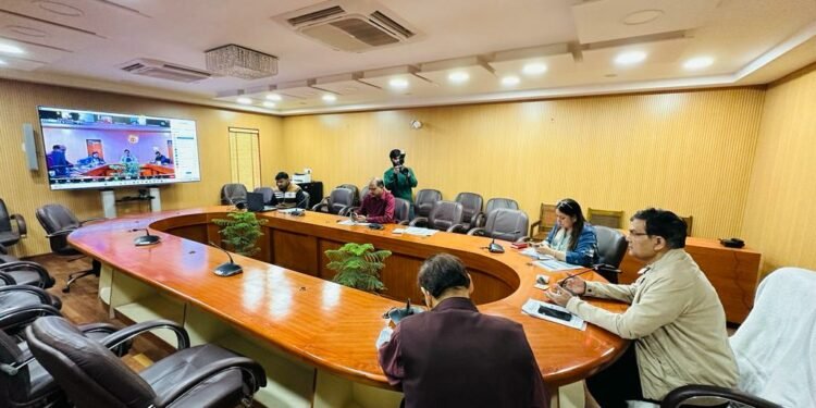 नगर विकास मंत्री ने नगरों की साफ-सफाई, सुंदरीकरण व बेहतर व्यवस्थापन की समीक्षा की