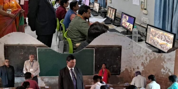 शांतिपूर्ण सम्पन्न हुई पहले दिन यूपी बोर्ड की दोनों पालियों की परीक्षा