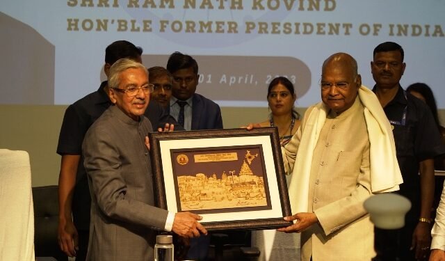 ‘युवा शक्ति के निर्माता हैं शिक्षक’ वाराणसी में बोले पूर्व राष्ट्रपति रामनाथ कोविंद