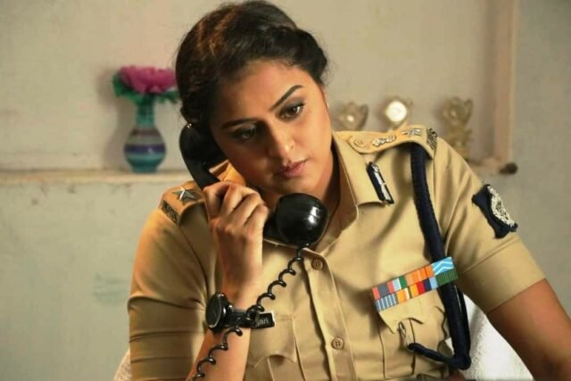 खाकी वर्दी में वायरल हुई भोजपुरी एक्ट्रेस Yamini Singh की तस्वीर WhatsApp Image 2023-03-25 at 7.07.03 PM