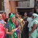 शराब की दुकान खुलने का महिलाओं ने किया विरोध