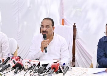 प्रदेश सरकार किसानों को उनके उत्पाद का उचित मूल्य दिलाने के लिए कटिबद्ध : उद्यान मंत्री दिनेश प्रताप सिंह