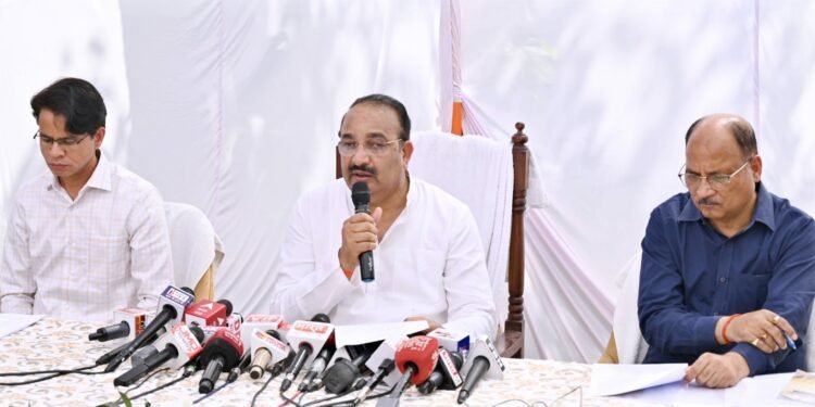 प्रदेश सरकार किसानों को उनके उत्पाद का उचित मूल्य दिलाने के लिए कटिबद्ध : उद्यान मंत्री दिनेश प्रताप सिंह
