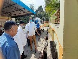 ब्रजेश पाठाक ने बलरामपुर अस्पताल का किया औचक निरीक्षण