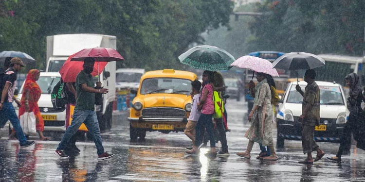 लखनऊ में फिर से हुई बरसात, 13 शहरों में जारी अलर्ट